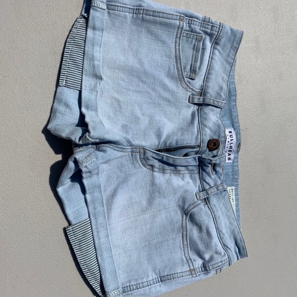 Shorts - Picture 2 of 3